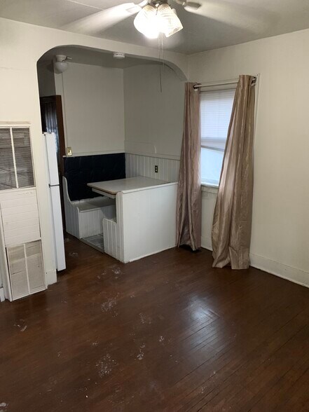 Building Photo - 1016 Campbell Ave