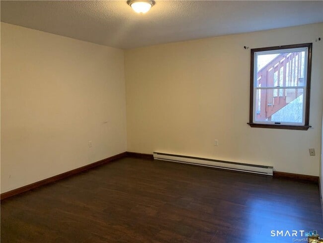 Building Photo - 454 Cow Hill Rd