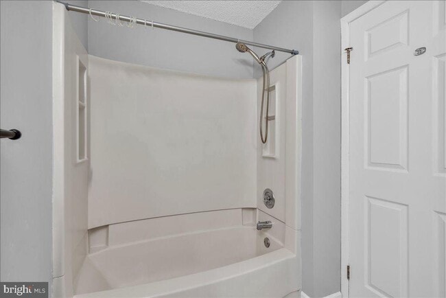 Building Photo - 5512B Aberdeen Dr