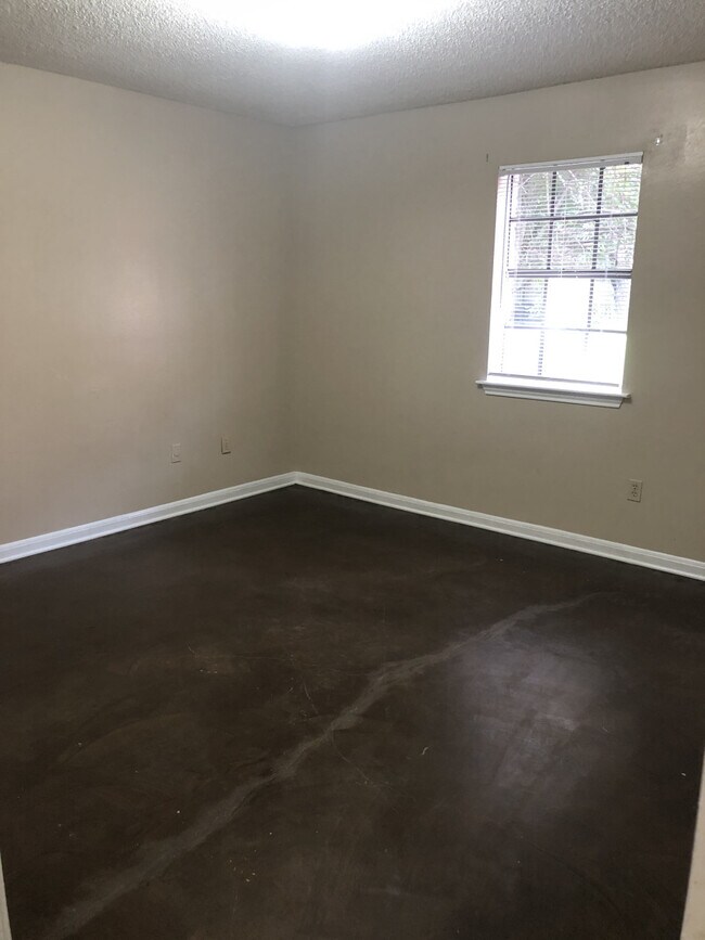 Building Photo - Fairfax