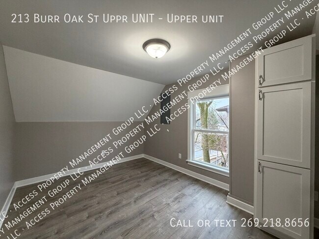 Building Photo - 213 Burr Oak St