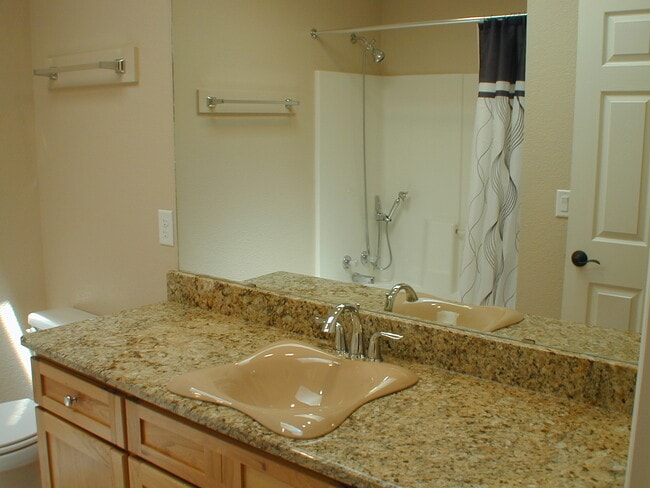 Building Photo - 314 Savannah Dr