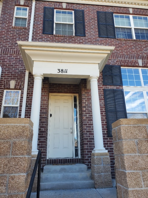 Building Photo - 3811 S Dayton St