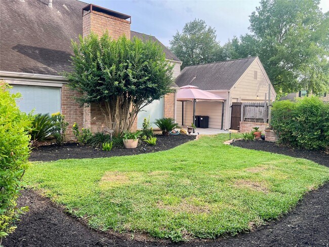 Building Photo - 6726 Saffron Hills Dr