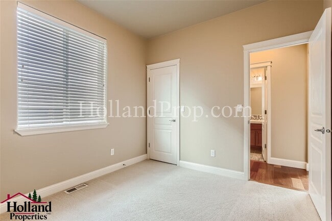 Building Photo - 342 NW Malia Ln