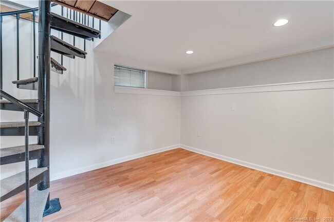 Building Photo - 239 Bradley St