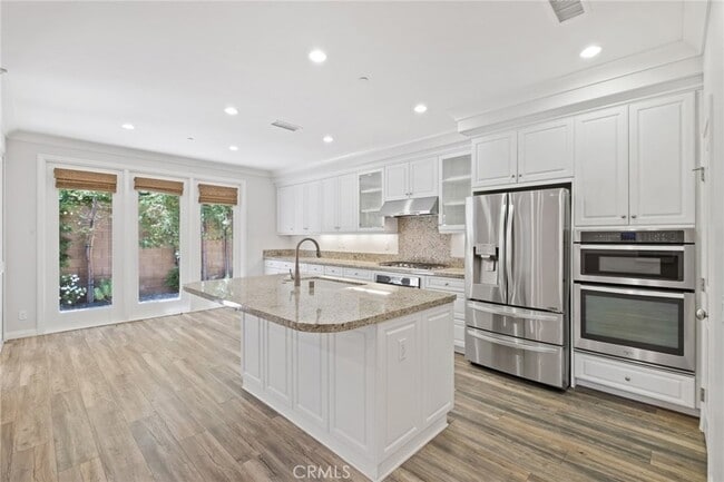 Building Photo - 59 Lupari