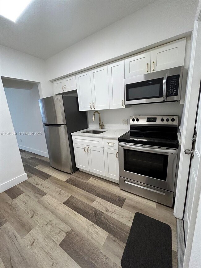 Building Photo - 571 NE 67th St