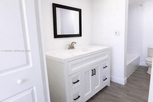 Building Photo - 1990 Marseille Dr