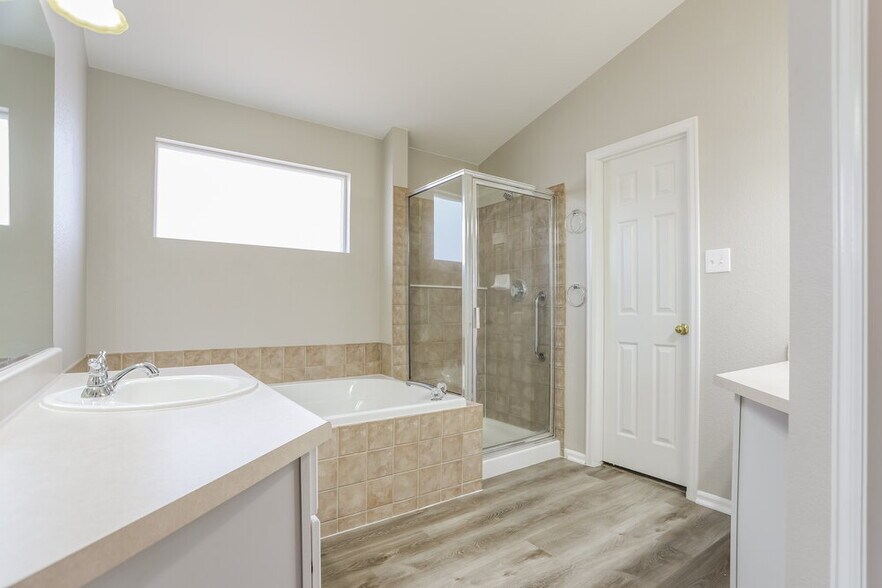 Building Photo - 11357 E 116th Ave