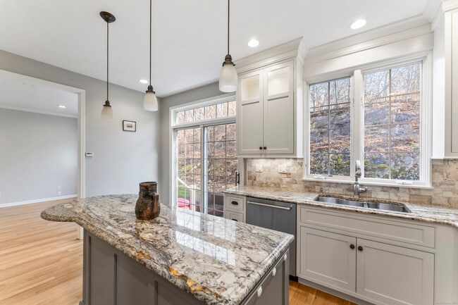 Building Photo - 4 Woods Way