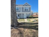 Building Photo - Townhouse