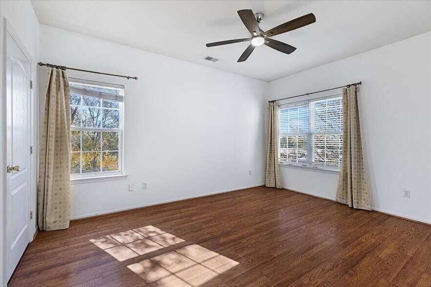 Building Photo - 932 Del Negro Ct