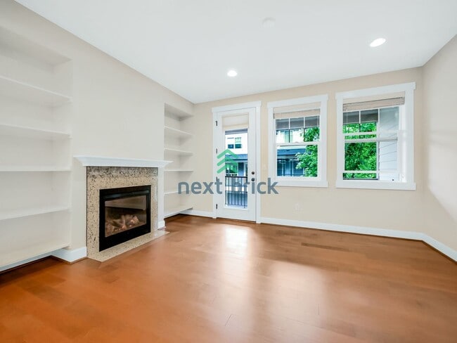 Building Photo - A Sparkling 3 Bed 2.5 Bath Home for Rent!
