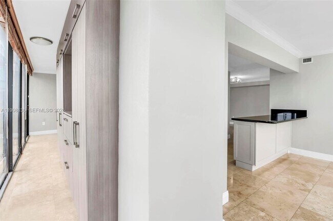 Building Photo - 2333 Brickell Ave