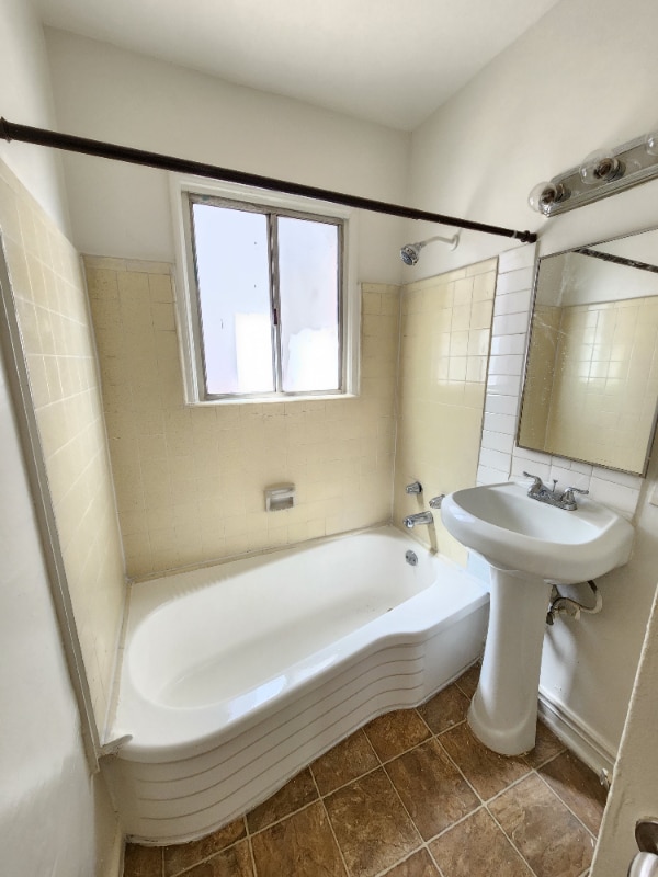 Building Photo - 7030 La Tijera Blvd