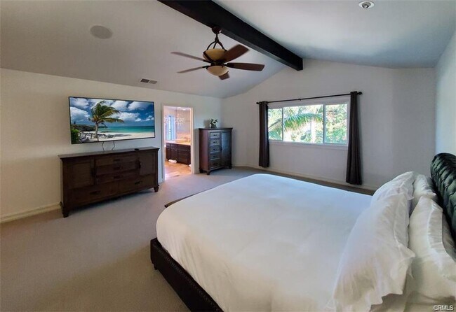 Building Photo - 18684 Santa Ramona St