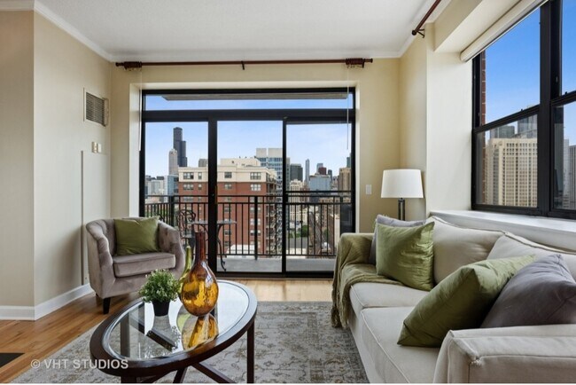 living room - 1529 S State St