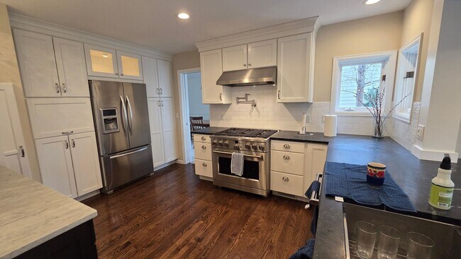 Building Photo - 7 bedroom 5 Bath Home In Desirable Boulder Location - Partially Furnished - 6 Month Lease Only