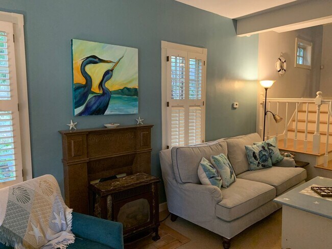 Building Photo - Charming 1BR House in Shelton
