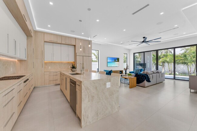 Building Photo - 239 NE 11th St