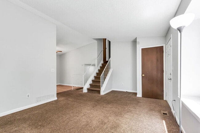 Primary Photo - 4803 Dearborn St