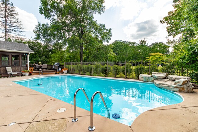 Building Photo - 31 Fox Trail