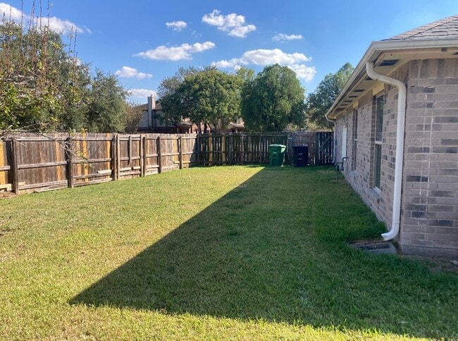 Building Photo - 6902 Oakmantle Dr