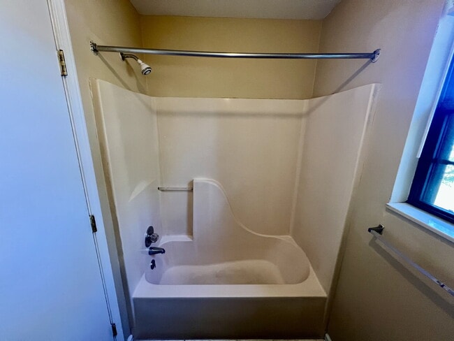 Building Photo - 351 PEABODY DRIVE UNIT 5 (3 BEDROOM UNIT)