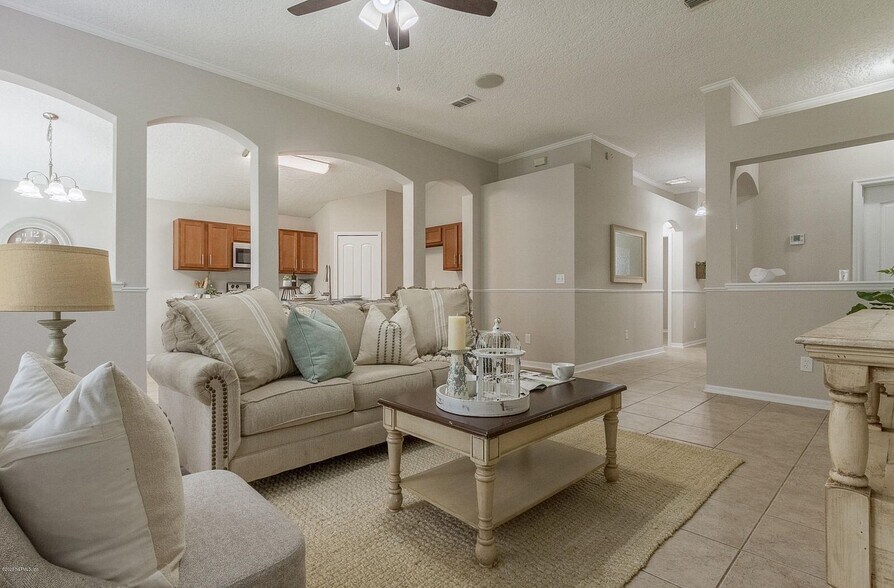 Building Photo - 10947 Apple Blossom Trl E