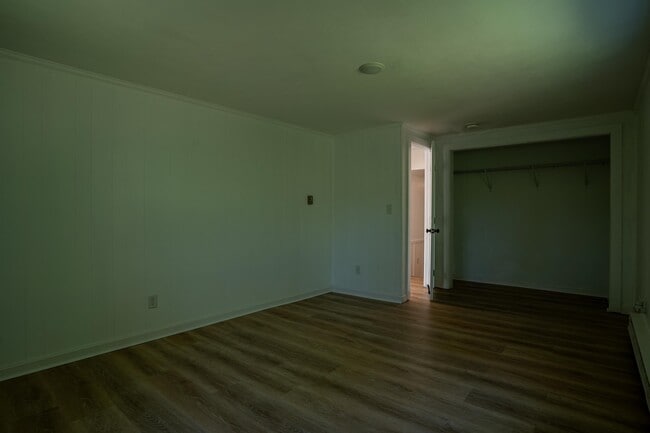 Building Photo - 126 Watson Rd