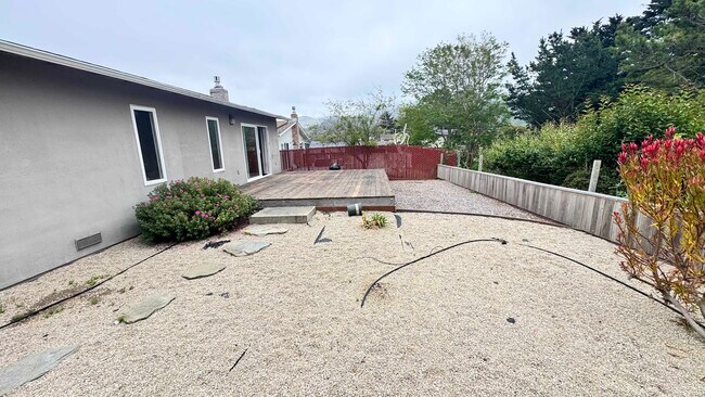Building Photo - 1134 Manzanita Dr