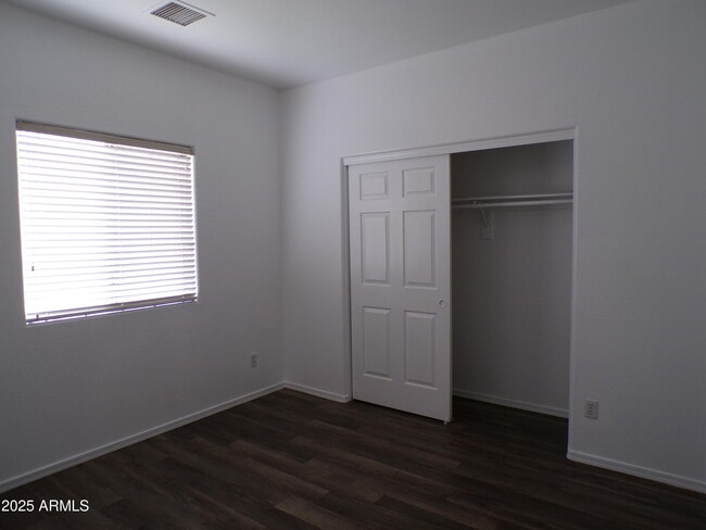 Building Photo - 1765 Manzanita Dr