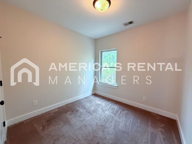 Building Photo - MOVE IN SPECIAL!!! - Home for rent in Calera, AL!!! - Receive 1 FREE MONTH if a 15-month lease is...