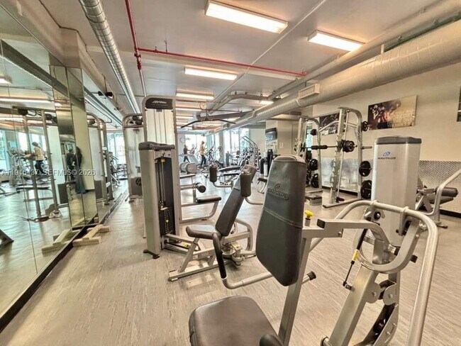 Building Photo - 3029 NE 188th St