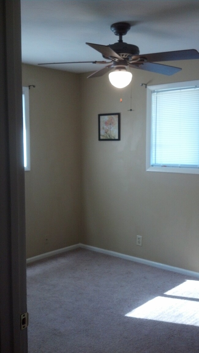 Bedroom 2 - 3919 N Donna Ln
