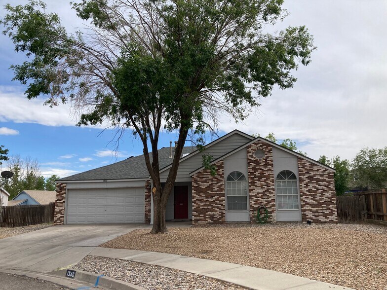 Building Photo - 1340 Bellflower Dr NE