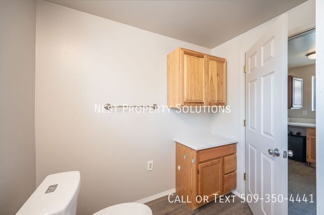 Building Photo - 1 bedroom 1 bathroom Unit in Soap Lake, WA