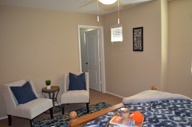 Building Photo - Fully Furnished