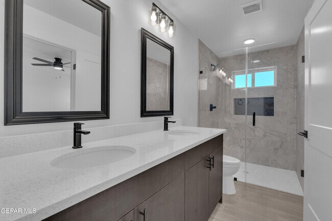 Building Photo - 5981 Ruidoso Downs St