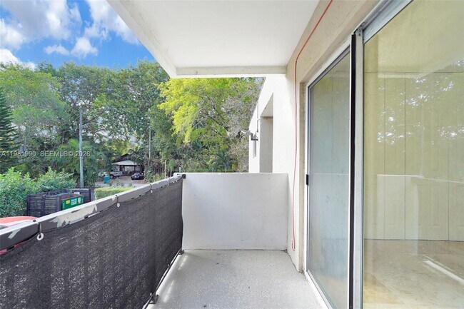 Building Photo - 12101 NE 6th Ave