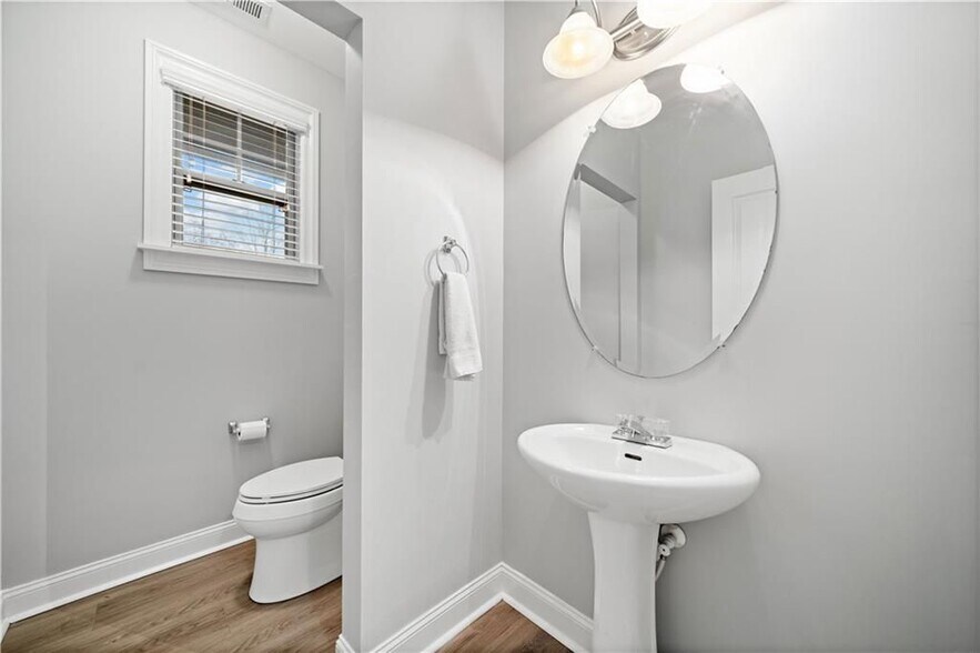 Building Photo - 5370 Breckinridge Ln