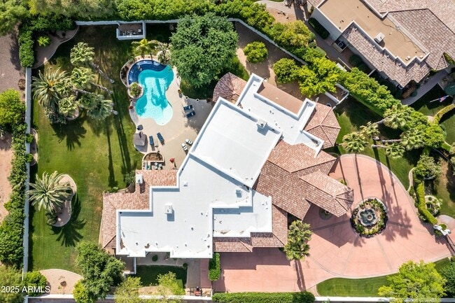 Building Photo - 6649 E Berneil Dr