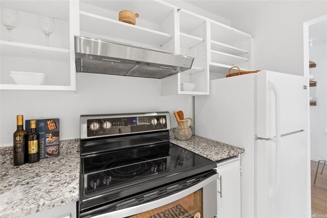 Glass top stove with hood - 730 Bellevue Ave E