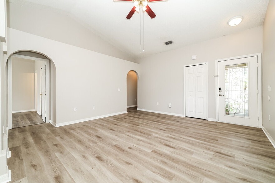 Building Photo - 6215 Cannoli Pl