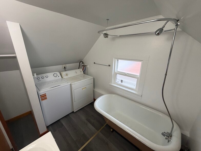 In Unit Laundry - 6318 W Grant St