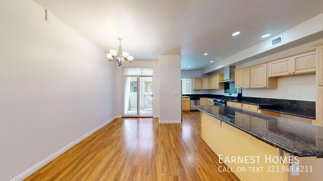 Building Photo - 11622 Oxnard St