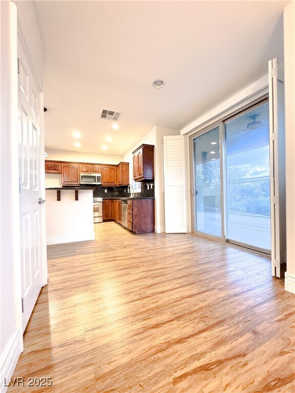 Building Photo - 117 Tall Ruff Dr