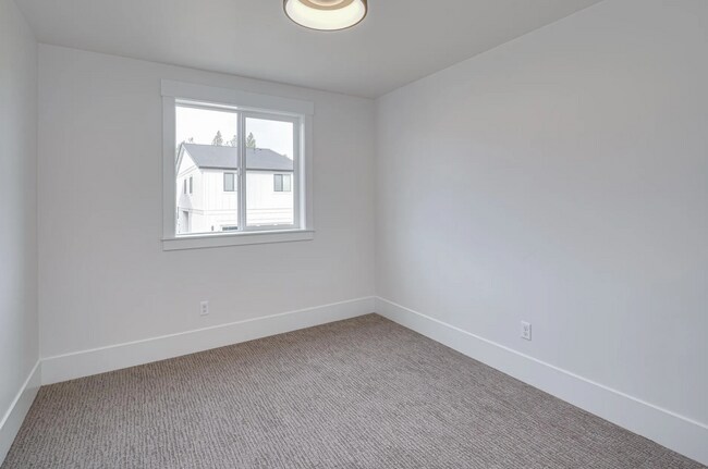 Building Photo - 62685 McClain Dr