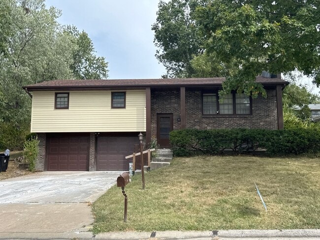 Primary Photo - Home for rent in east Columbia